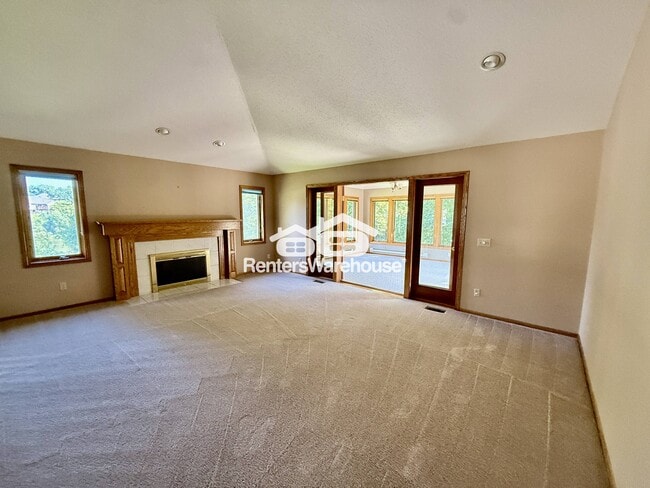 Building Photo - 10445 Fawns Way