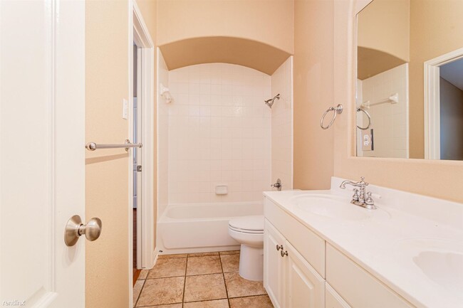 Building Photo - 4 br, 2 bath House - 2407 Tivoli Dr