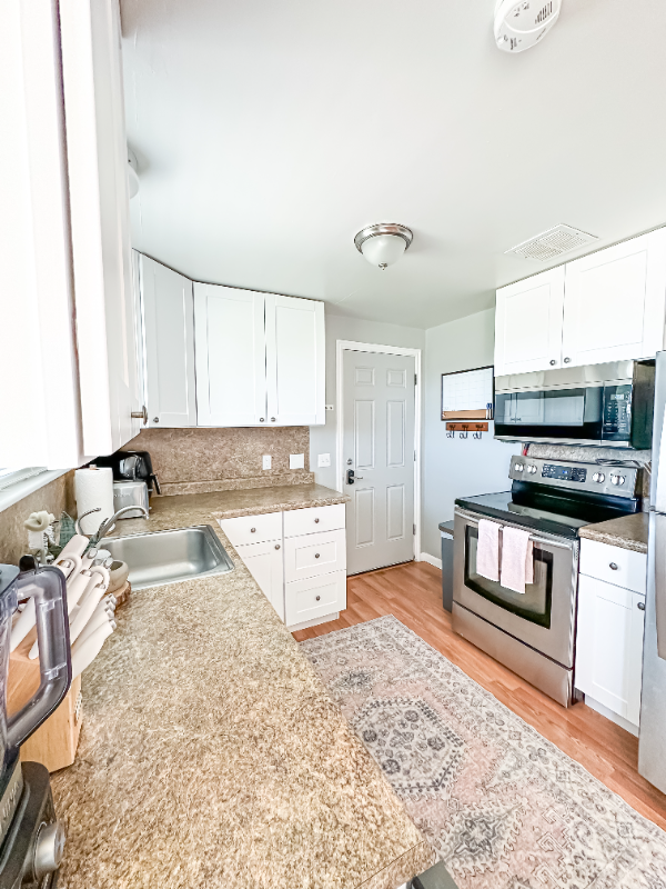 Building Photo - 980 Country Hills Dr