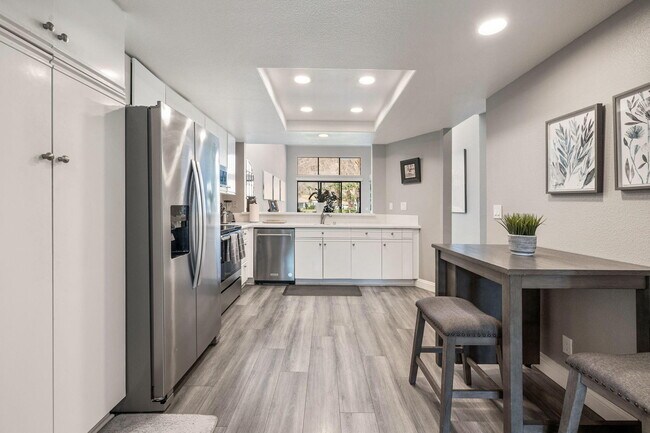 Building Photo - 54575 Shoal Creek