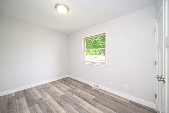 Building Photo - GEORGETOWN Duplex - SW Columbia – 3 Bed, 3...