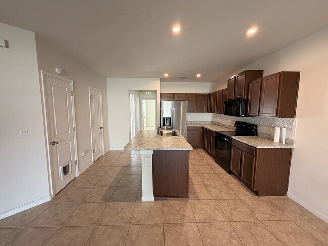 Building Photo - 17930 Turning Leaf Cir