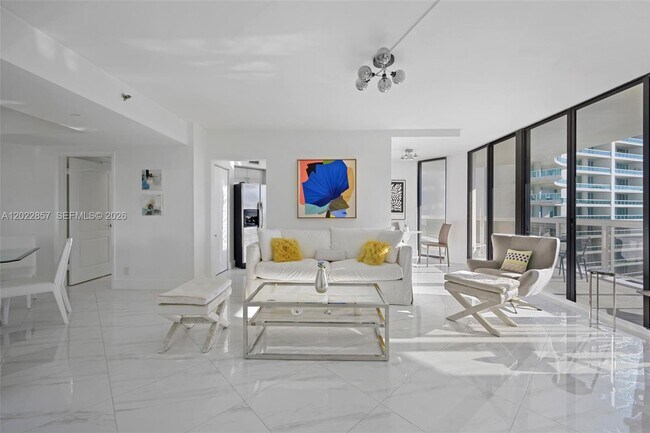 Building Photo - 20185 E Country Club Dr