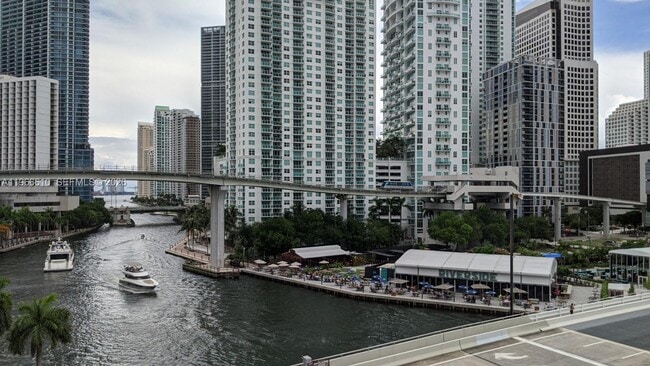 Building Photo - 350 S Miami Ave