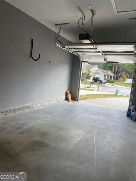 Building Photo - 560 Vandenburg Dr