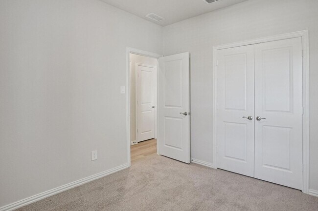 Building Photo - 6001 Belchamp Dr