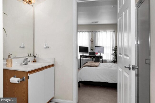 Building Photo - 1066 Gardenview Loop