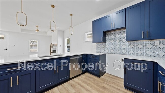 Building Photo - 1072 Bruce St