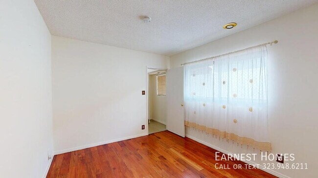 Building Photo - 4535 San Blas Ave