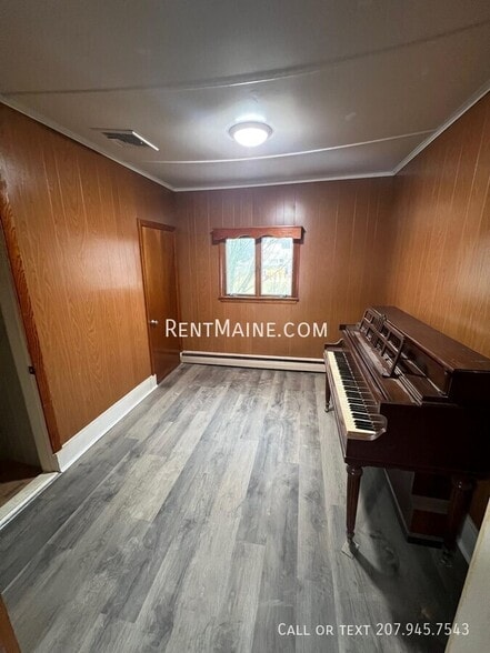 Building Photo - 5 Grove St