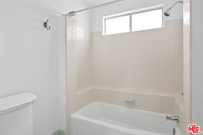 Building Photo - 17114 Palisades Cir