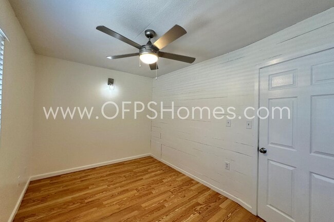 Building Photo - 710 Legion Dr