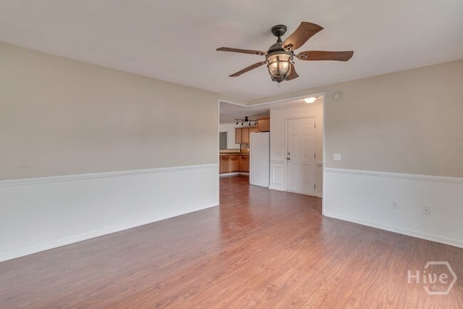 Building Photo - 26 Bostwick Dr