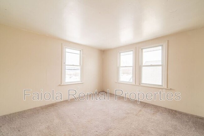 Building Photo - 201 F St