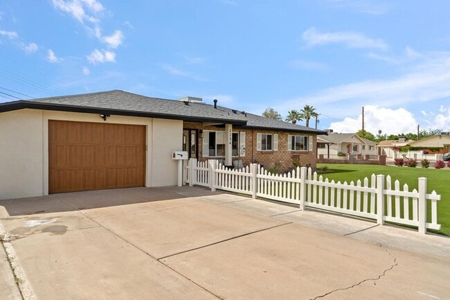Building Photo - 2234 N 74th Way