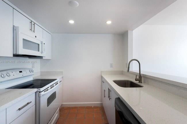 Building Photo - 6855 SW 45th Ln