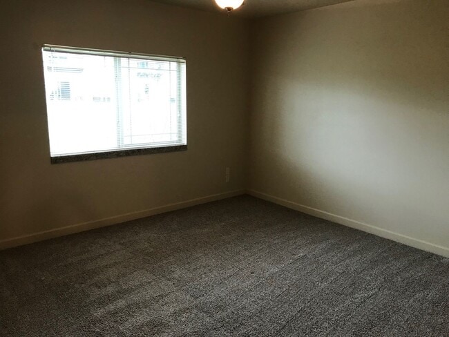 Building Photo - 2715 Bobcat Dr