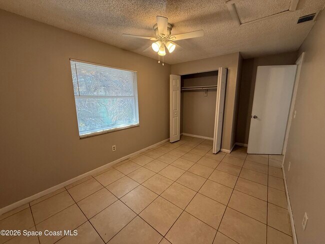 Building Photo - 324 Bay Ave