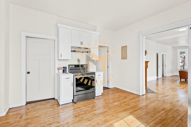 Building Photo - 503 N Michigan St