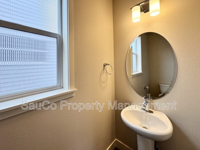 Building Photo - 14419 SW 168th Ave