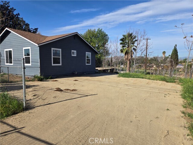 Building Photo - 577 W La Cadena Dr