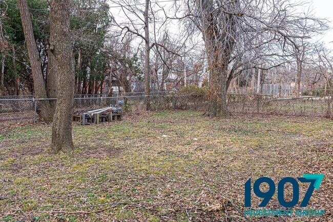 Building Photo - 700 NW 89th St