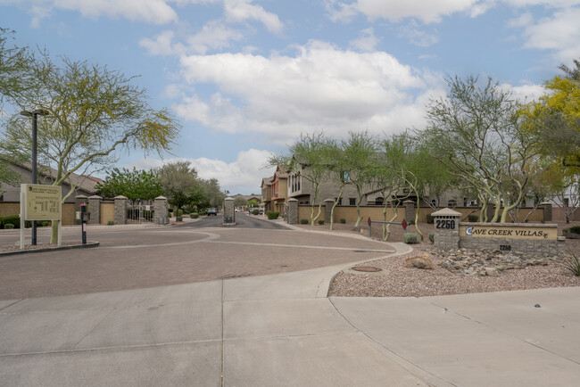 Building Photo - 2550 E Deer Valley Dr