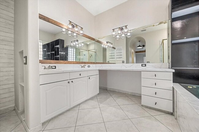 Building Photo - 13848 Vista Del Lago Blvd