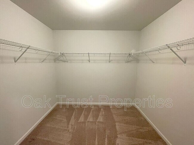 Building Photo - 156 Blackwater Way