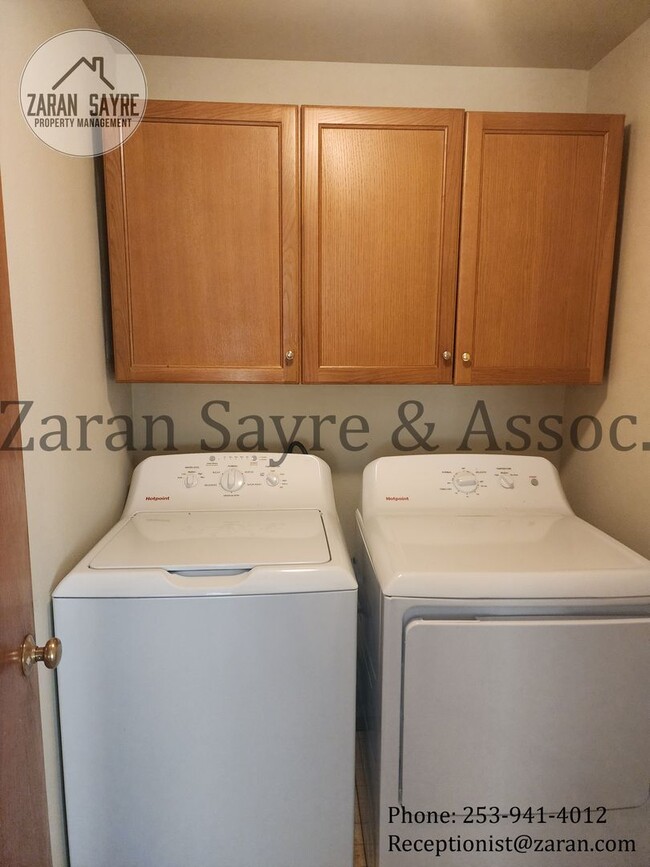 Building Photo - 399 - Gorgeous 3-bedroom!