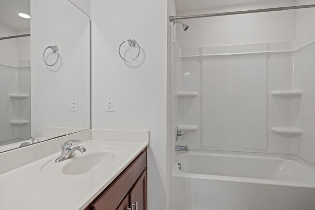 Building Photo - 1709 Shady Oaks Dr