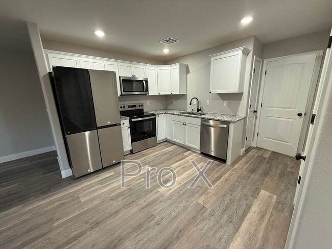 Building Photo - 121 W Lewis St