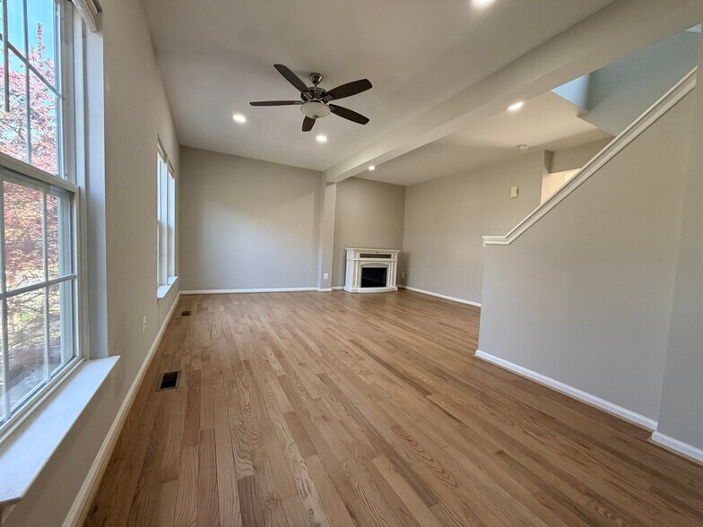 Building Photo - 14405 Hulfish Way