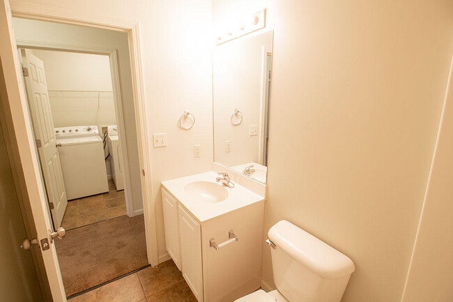 Building Photo - 1424 Bodie Dr