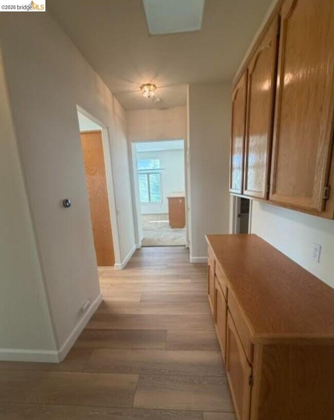 Building Photo - 170 Gala Ln