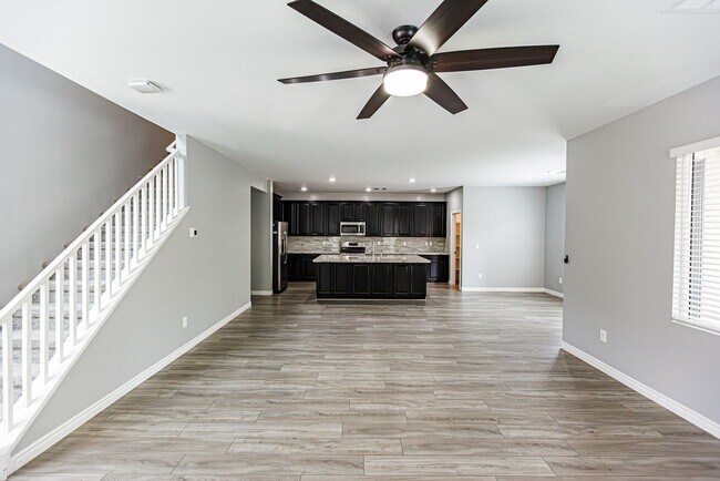 Building Photo - Beautiful 2 story Home