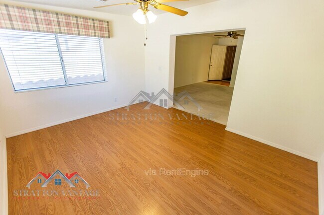 Building Photo - 10864 E Lindner Ave