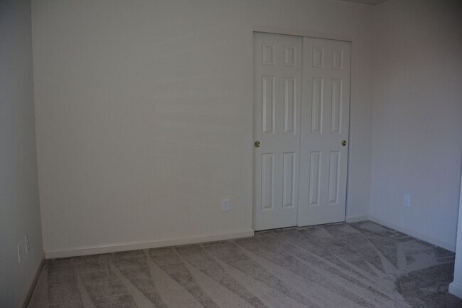 Building Photo - 5163 Tehachapi Way