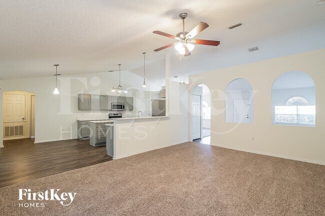 Building Photo - 12411 Glenn Hollow Dr