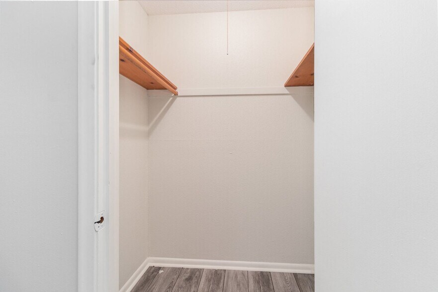 Building Photo - 2009 Commerce Blvd