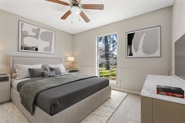 Building Photo - 4106 Cypress Hill Dr