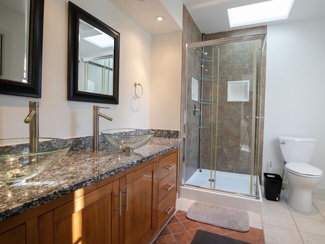 Building Photo - Move in ready 3 bedroom home