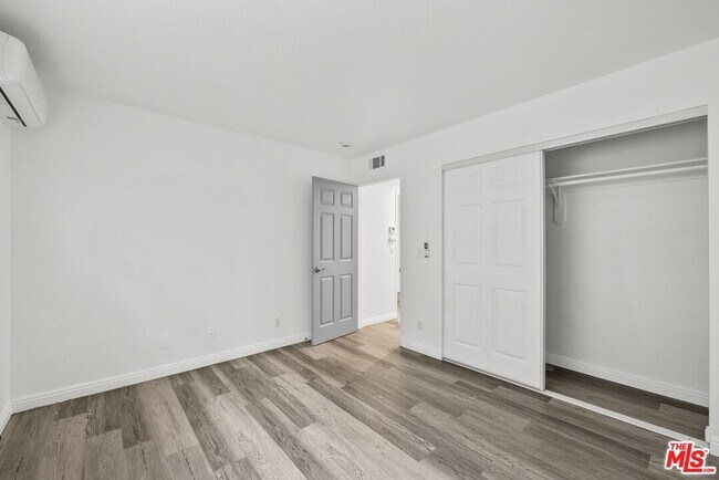 Building Photo - 1556 W 227th St