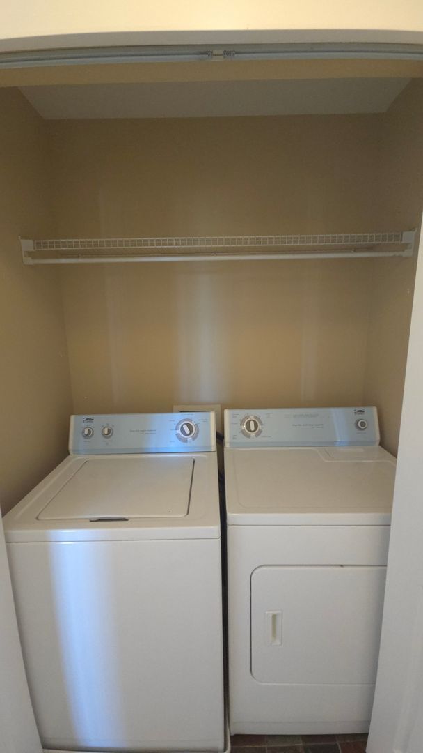 Building Photo - Amazing 2 Bedroom, 2 Bath Condo With 24-Ho...