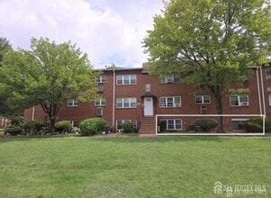 Building Photo - 334 College Dr