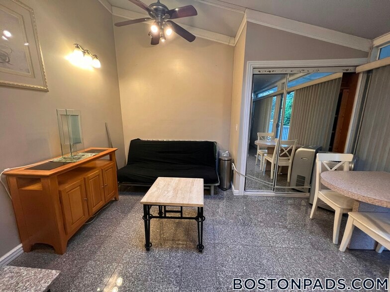 Building Photo - 235 Savin Hill Ave