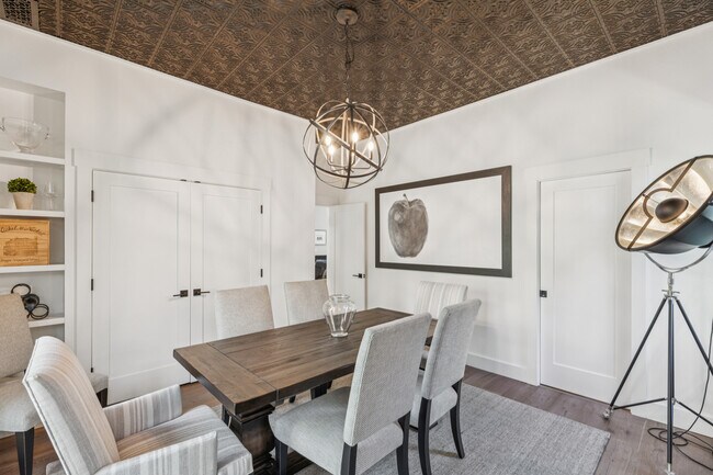 Building Photo - 1810 Quail Ct