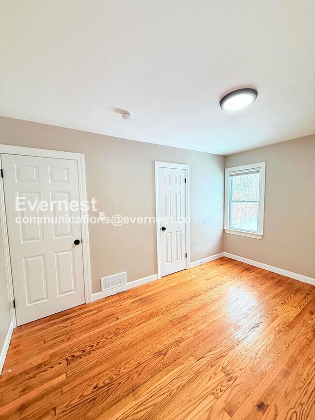 Building Photo - 15472 Lauder St