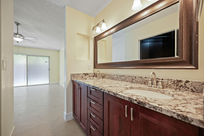 Building Photo - 13400 NW 5th Ct