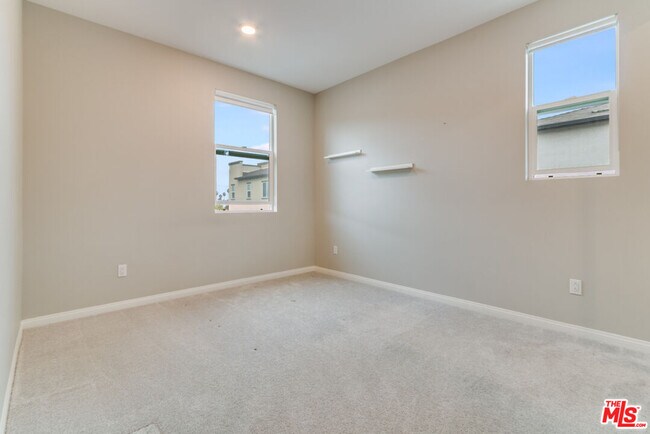 Building Photo - 713 Daniel Freeman Cir